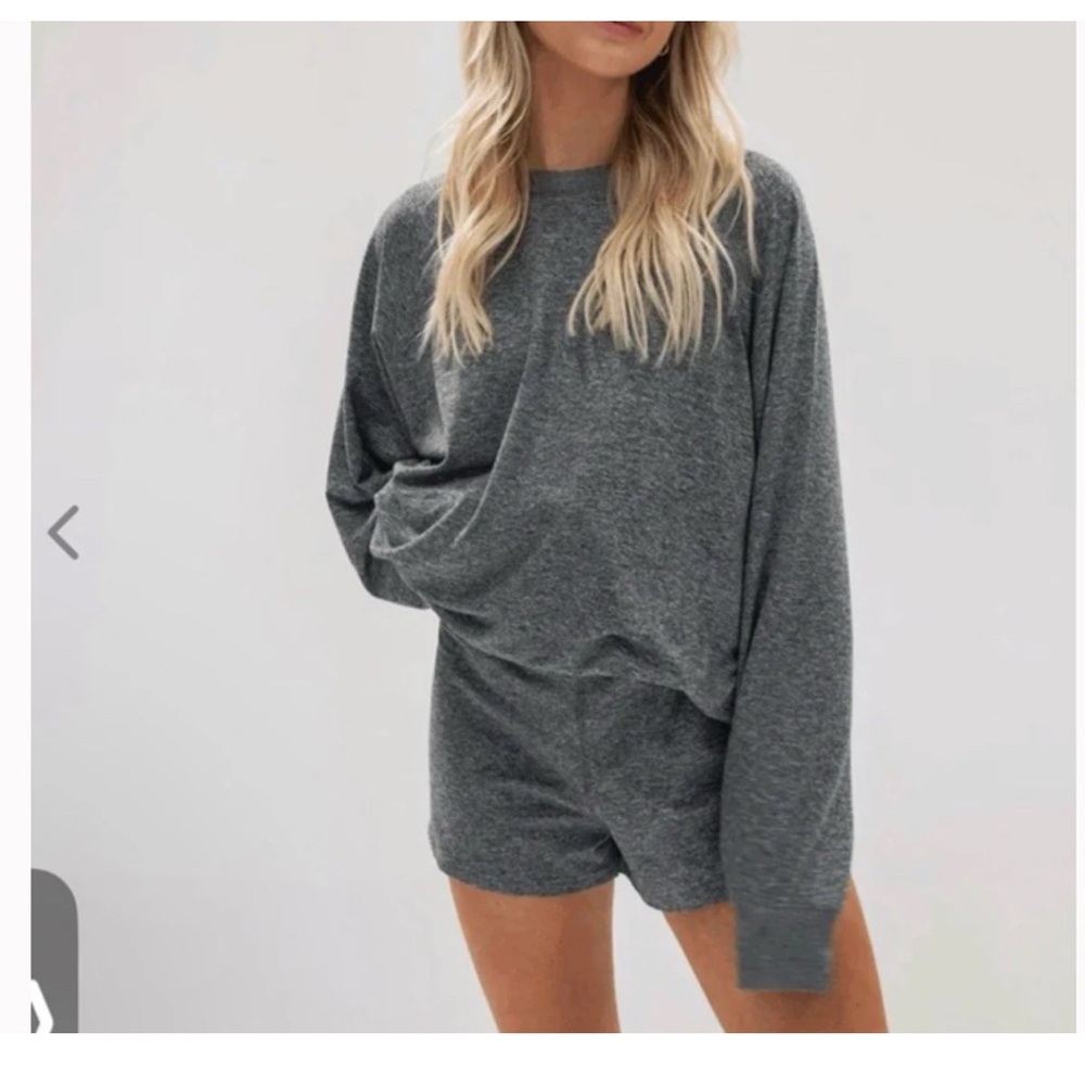 Cozy Women's Two-Piece Lounge Set - Gray